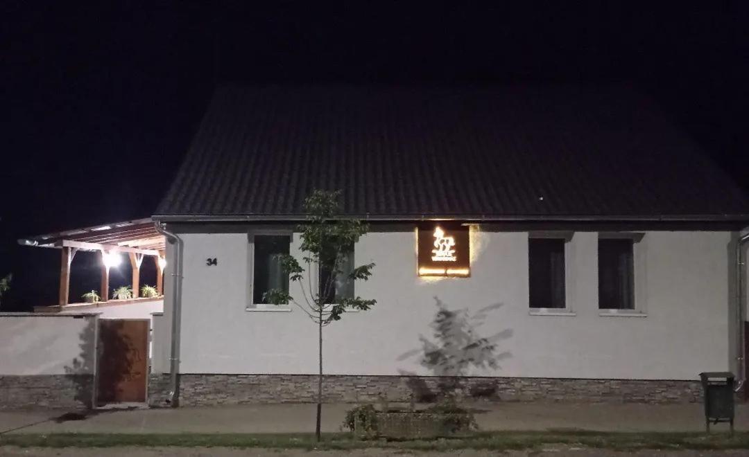 Servus Vendeghaz Lengyeltoti Buitenkant foto